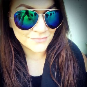 Meet your Posher, Whitney